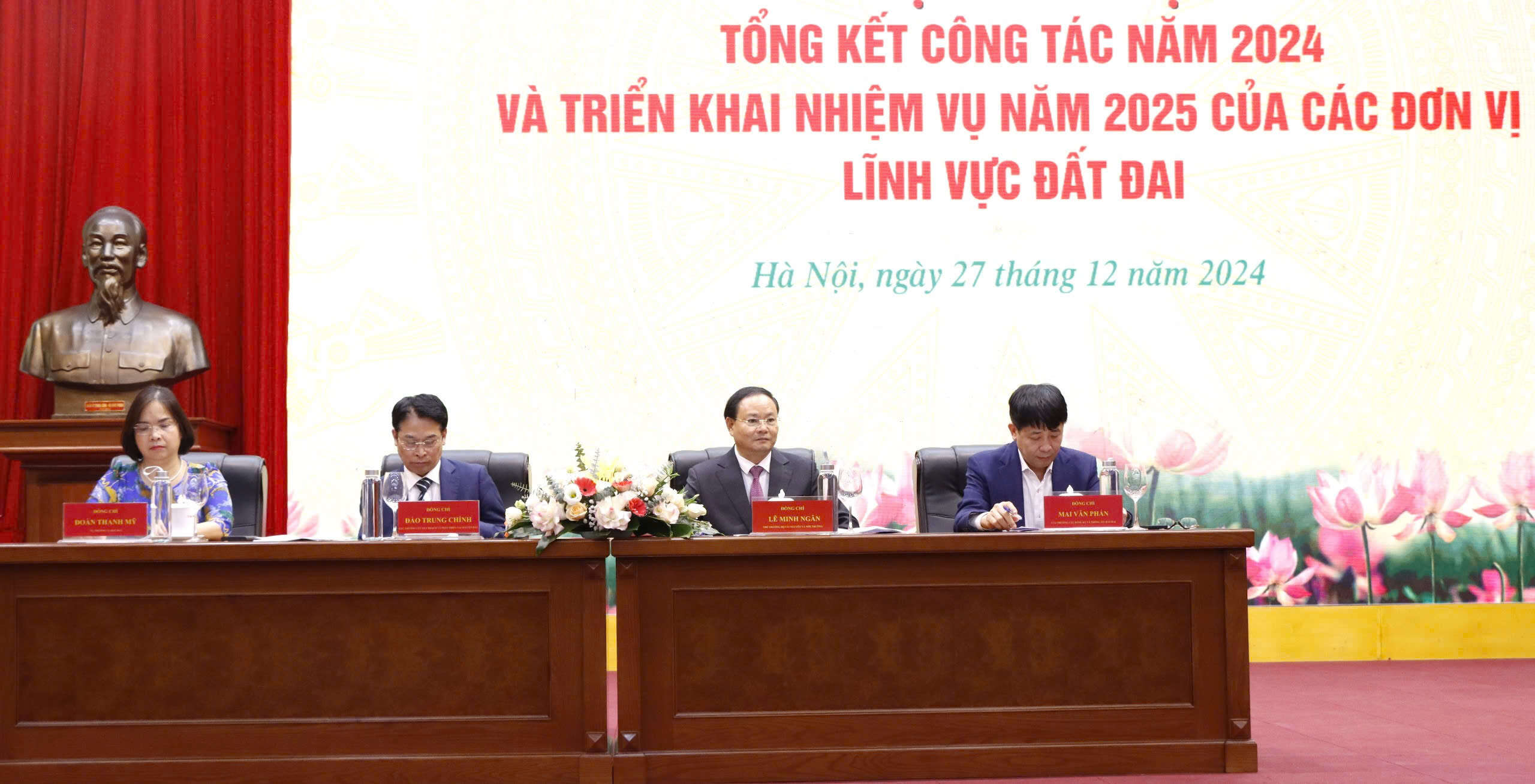 HỘI NGHỊ TỔNG KẾT CÔNG TÁC NĂM 2024 VÀ TRIỂN KHAI NHIỆM VỤ NĂM 2025 CỦA CÁC ĐƠN VỊ LĨNH VỰC ĐẤT ĐAI